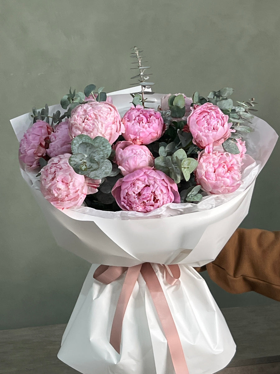 Sara Bernard peonies solo